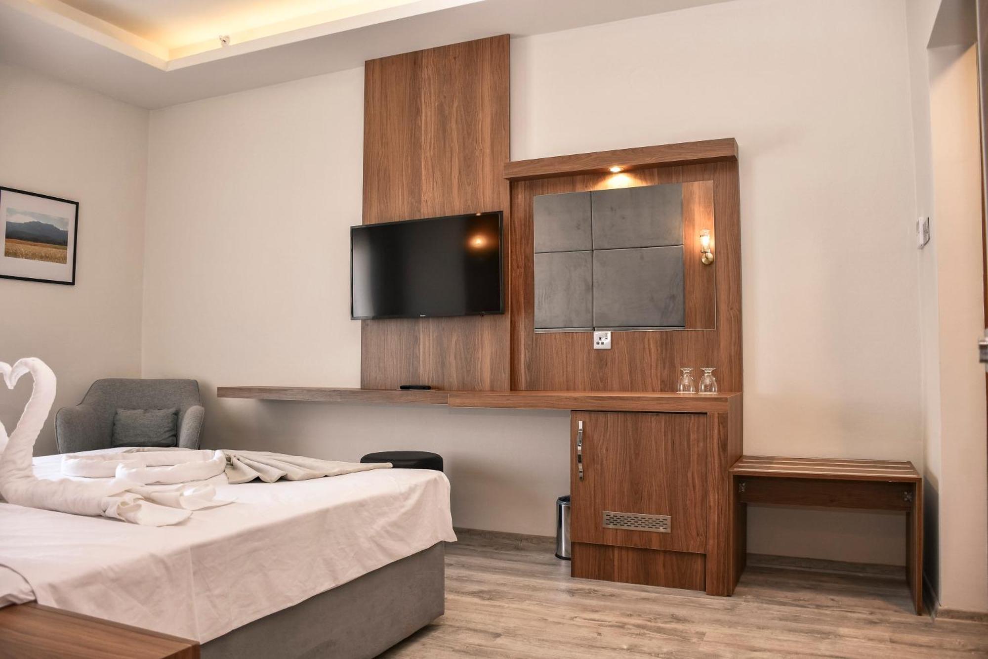 Mimoza Beach Hotel Agios Sergios Ngoại thất bức ảnh