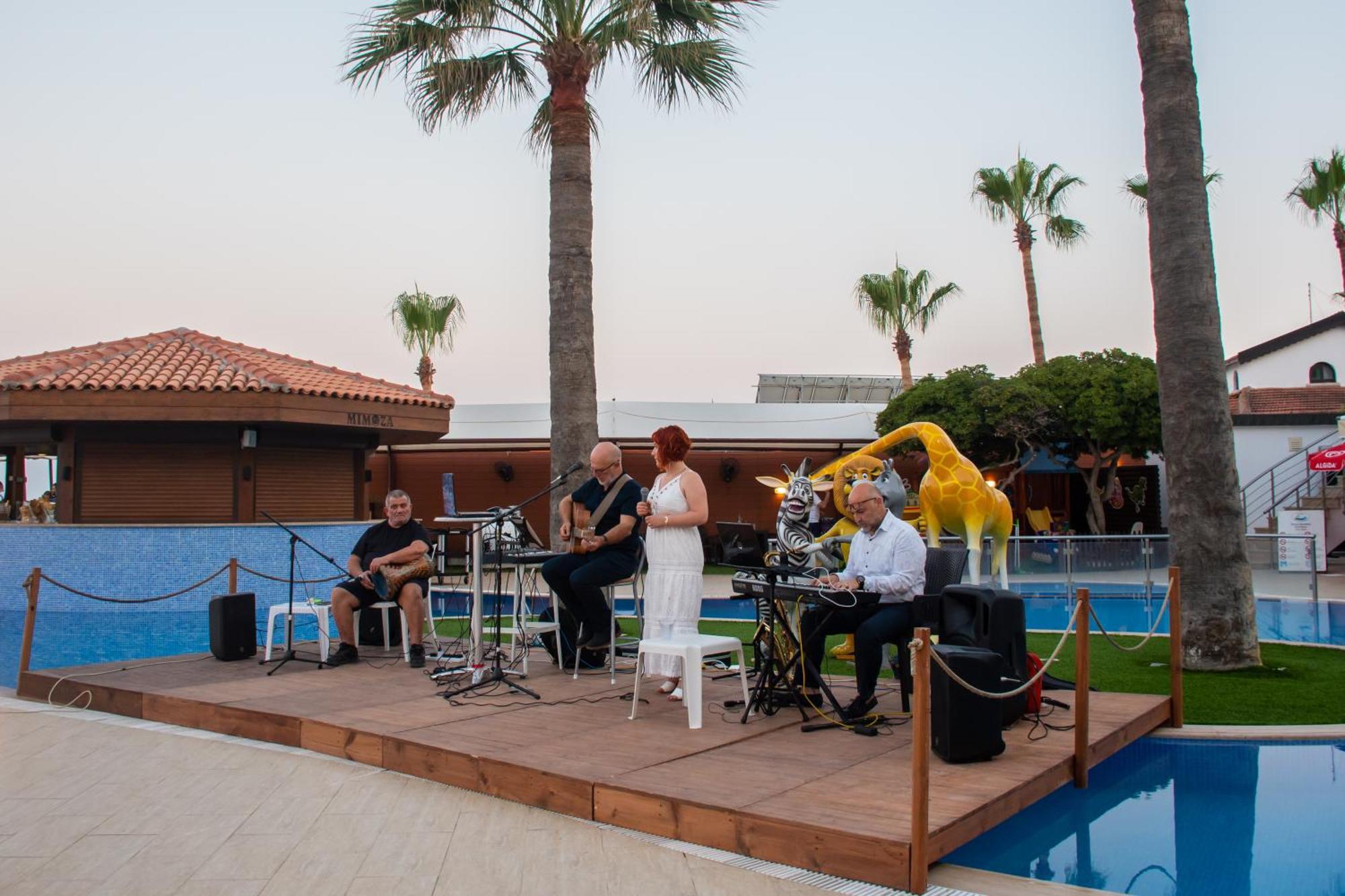 Mimoza Beach Hotel Agios Sergios Ngoại thất bức ảnh
